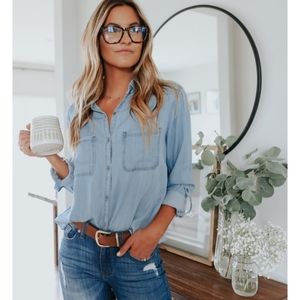 New light wash denim chambray button down small and medium